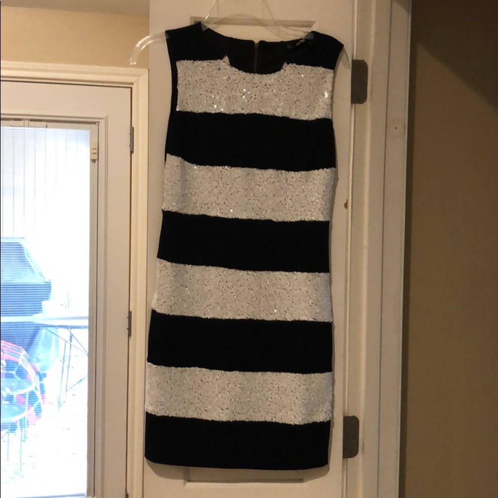 Mini cocktail dress size S NWT